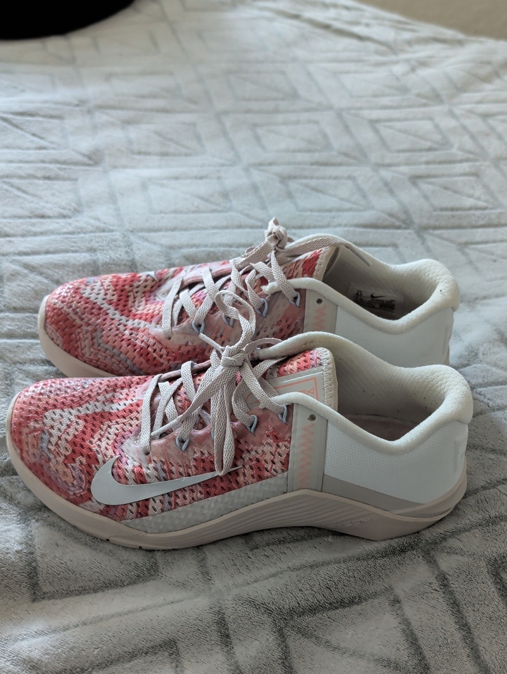 Nike Metcon Women’s Pink & White Knit Training/ lifting Sneakers